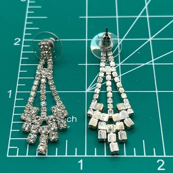 Earrings Clear Rhinestones sparkling lightweight chandelier style earrings post - Picture 11 of 11